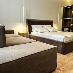Alexander Rooms